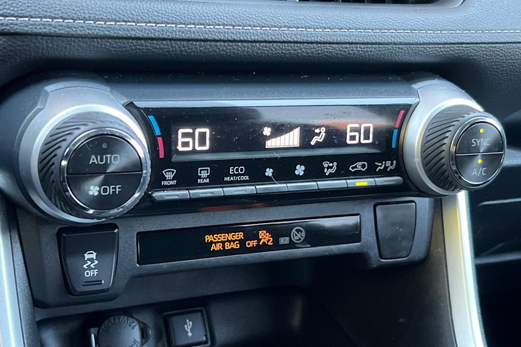 Thumbnail: 2021 Toyota RAV4 - 27