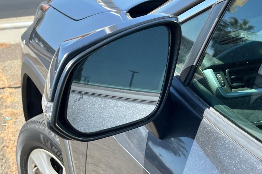 Thumbnail: 2020 Toyota RAV4 - 11