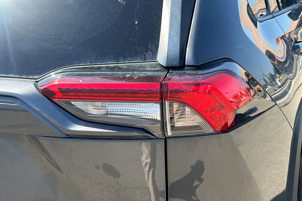 Thumbnail: 2020 Toyota RAV4 - 19