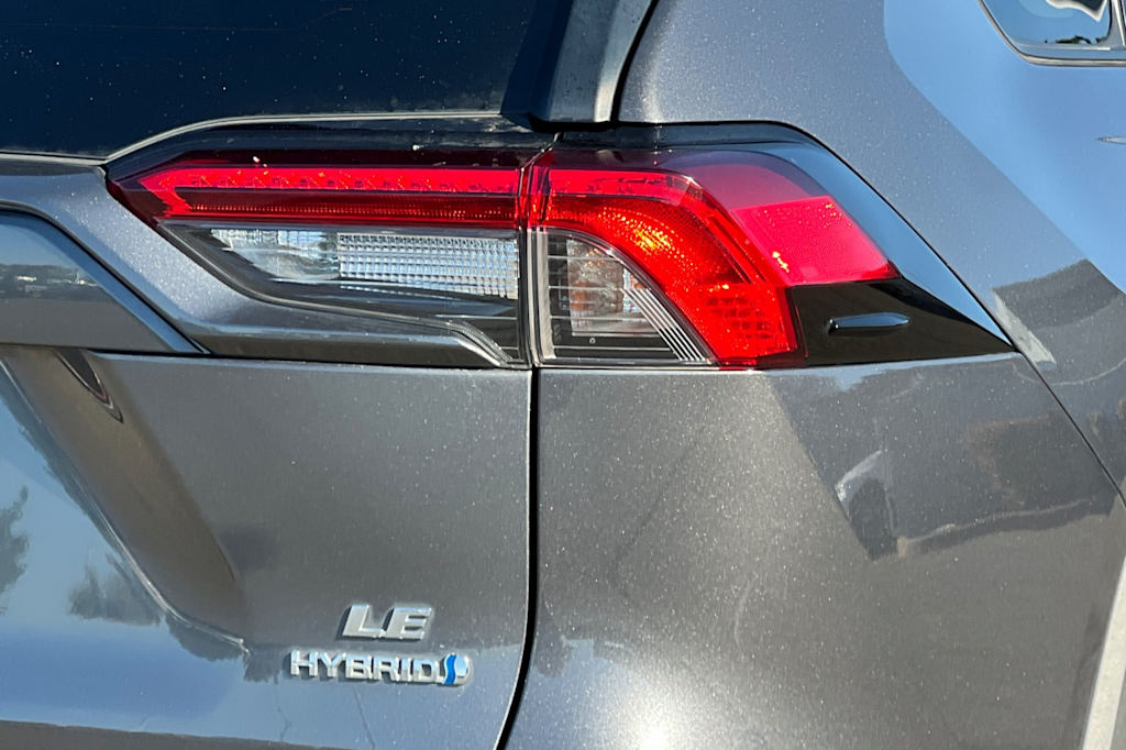 Thumbnail: 2020 Toyota RAV4 - 32