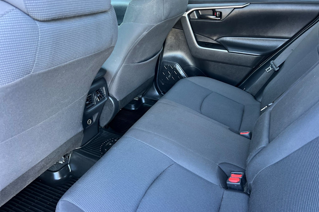Thumbnail: 2020 Toyota RAV4 - 10