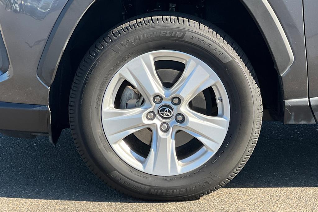 Thumbnail: 2020 Toyota RAV4 - 8