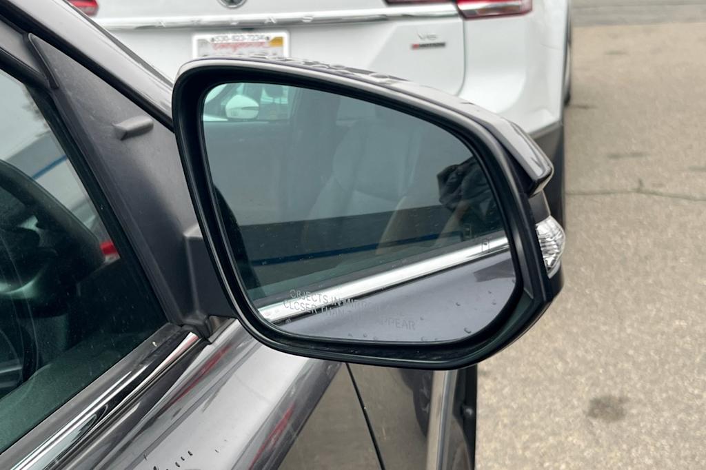 Thumbnail: 2016 Toyota RAV4 - 13