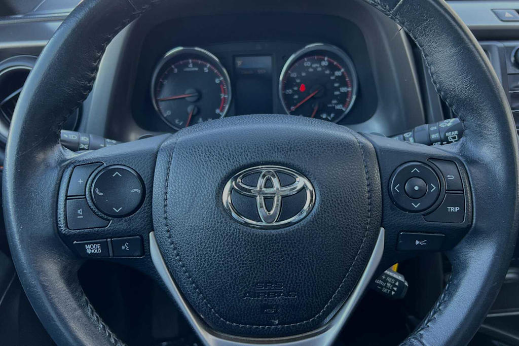 2018 Toyota RAV4 SE 27