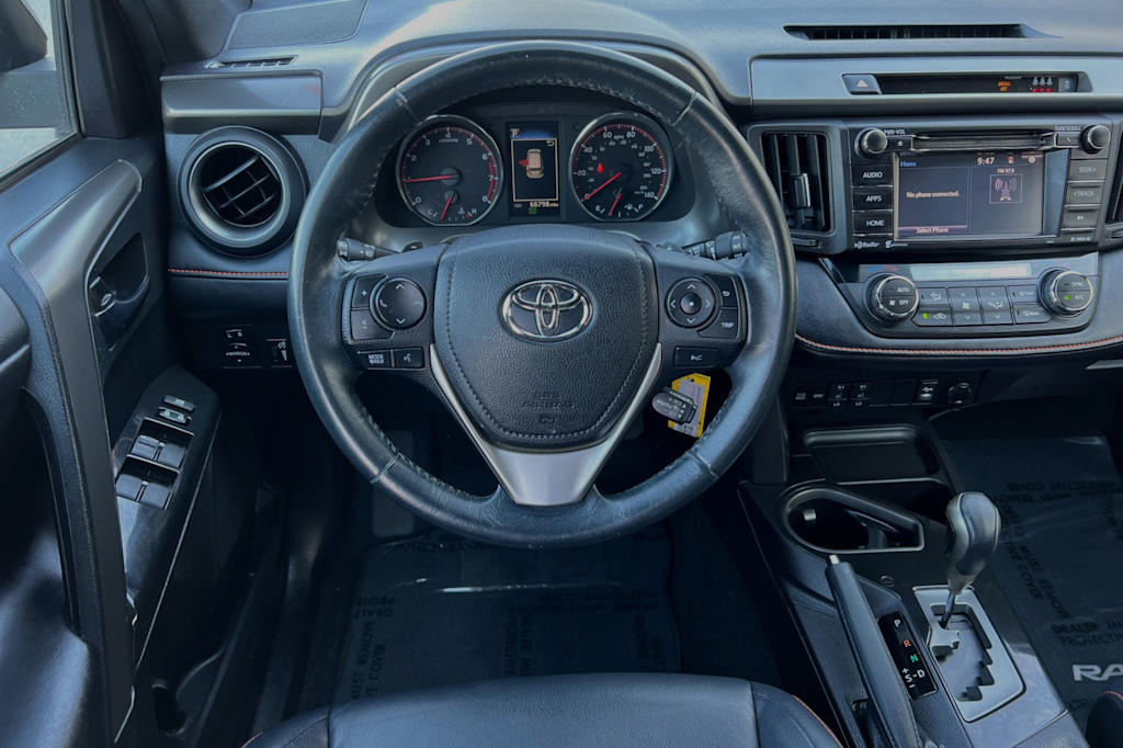 2018 Toyota RAV4 SE 11