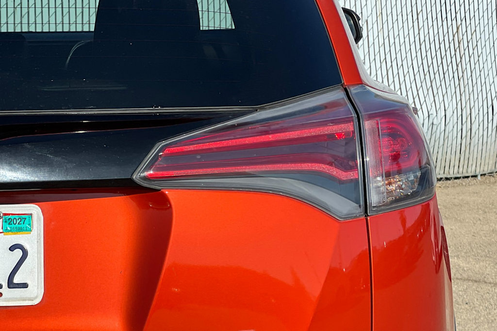 Thumbnail: 2016 Toyota RAV4 - 22