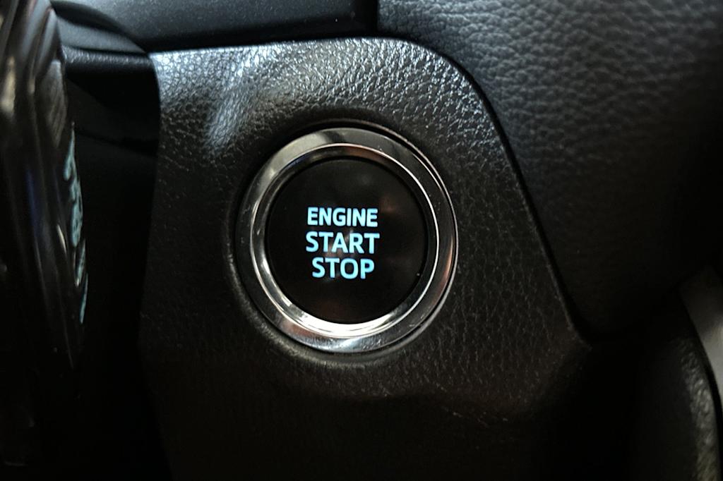 Thumbnail: 2022 Toyota RAV4 - 28