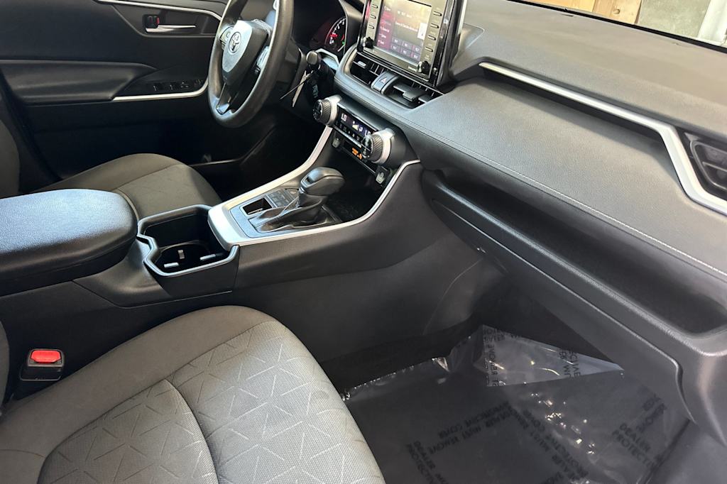 Thumbnail: 2022 Toyota RAV4 - 12