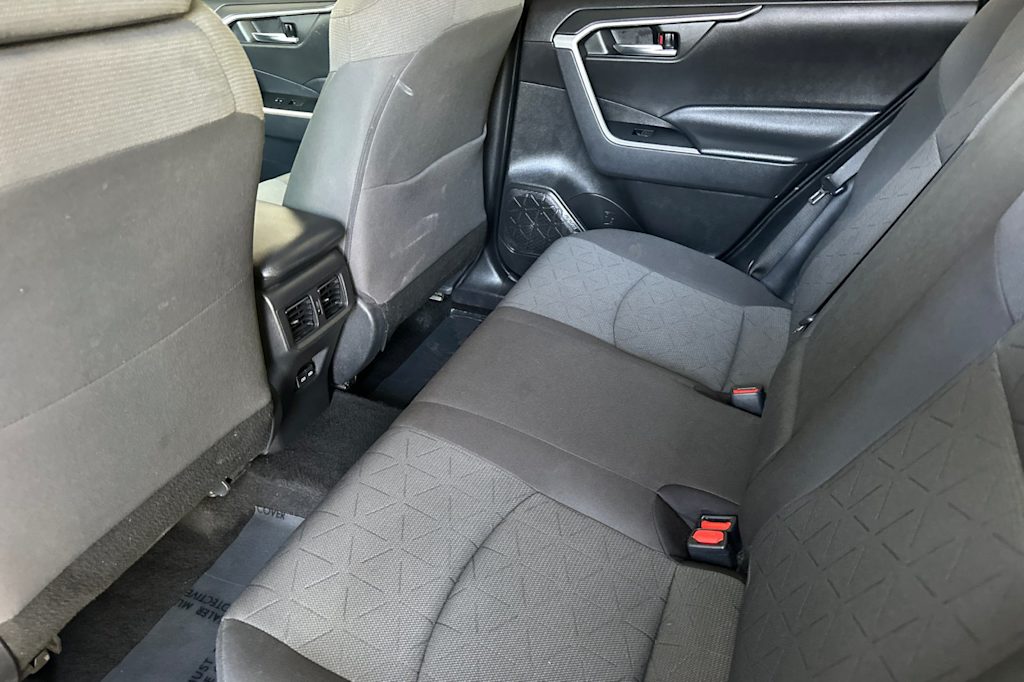 Thumbnail: 2022 Toyota RAV4 - 11