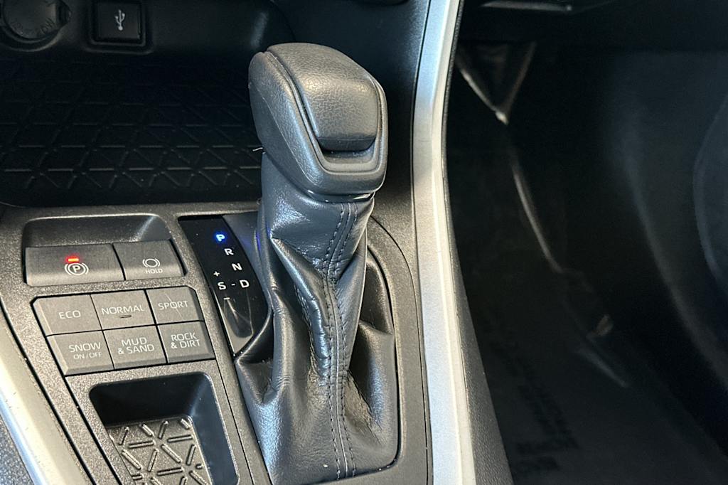 Thumbnail: 2022 Toyota RAV4 - 14