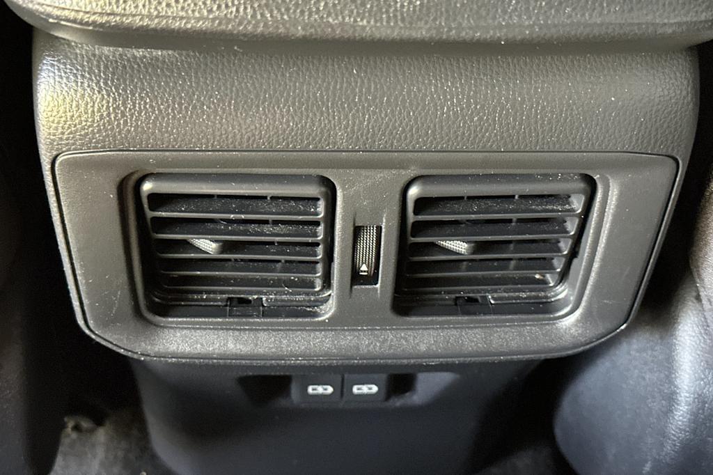 Thumbnail: 2022 Toyota RAV4 - 23