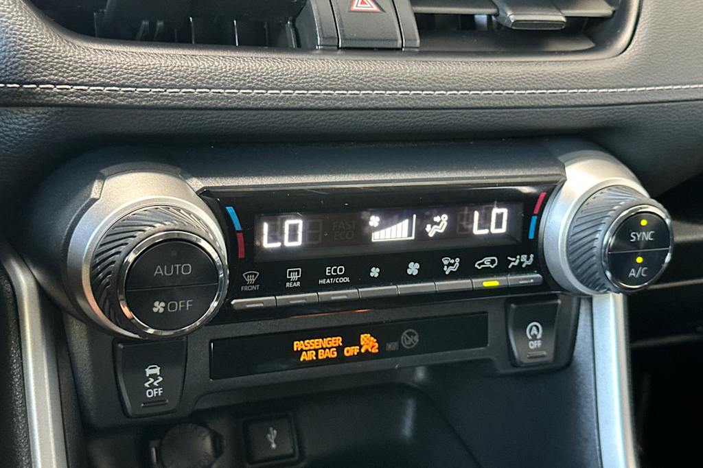 Thumbnail: 2022 Toyota RAV4 - 27