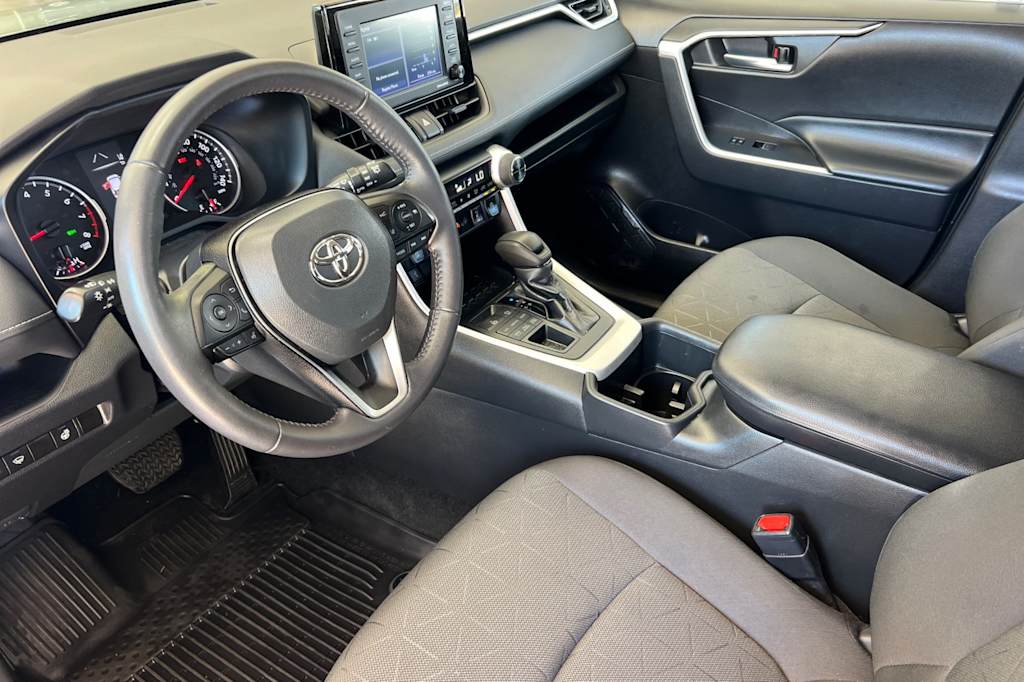Thumbnail: 2022 Toyota RAV4 - 9