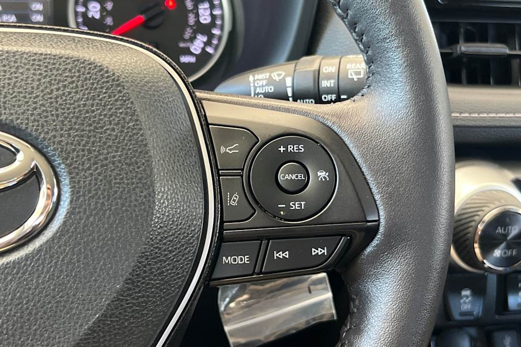 Thumbnail: 2022 Toyota RAV4 - 30