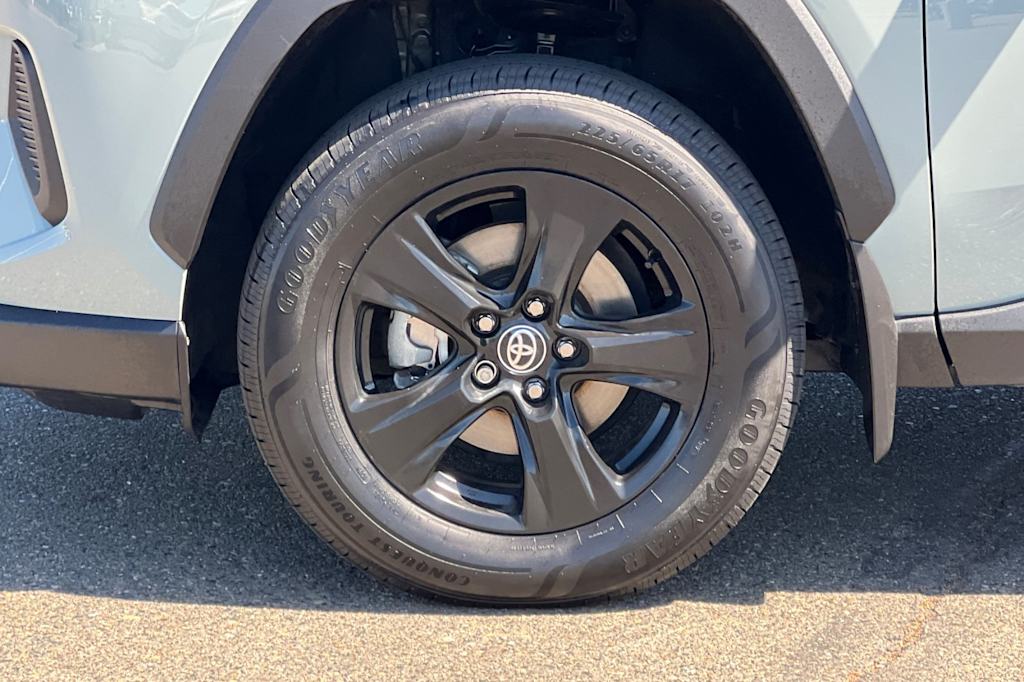 Thumbnail: 2022 Toyota RAV4 - 8