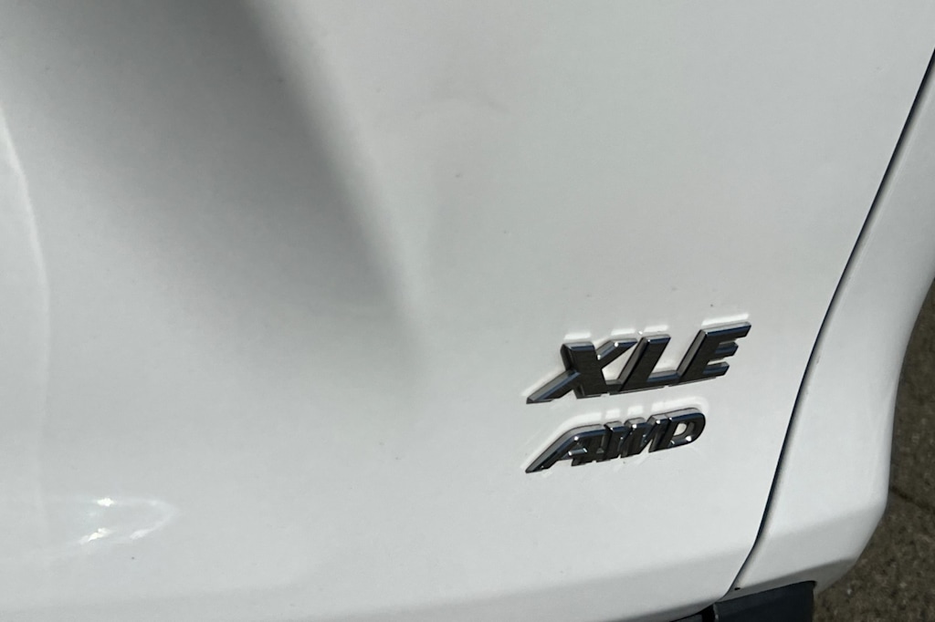 Thumbnail: 2021 Toyota RAV4 - 22