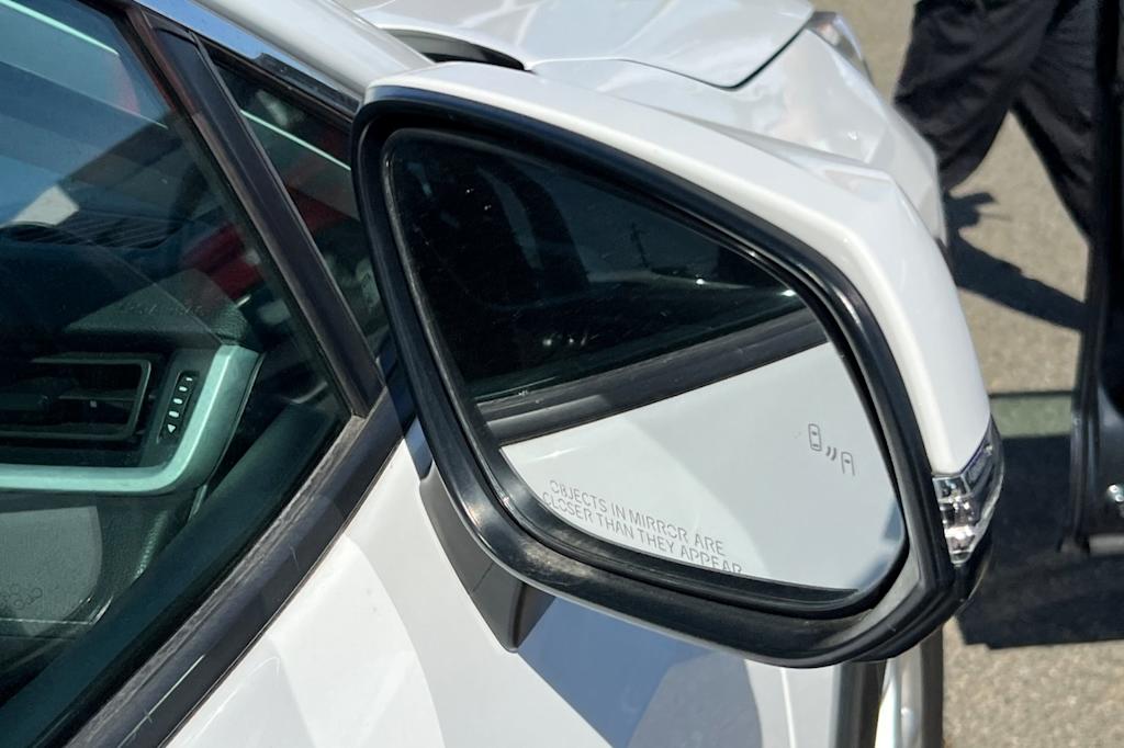 Thumbnail: 2021 Toyota RAV4 - 17