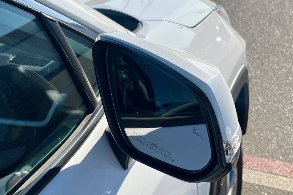 Thumbnail: 2022 Toyota RAV4 - 14