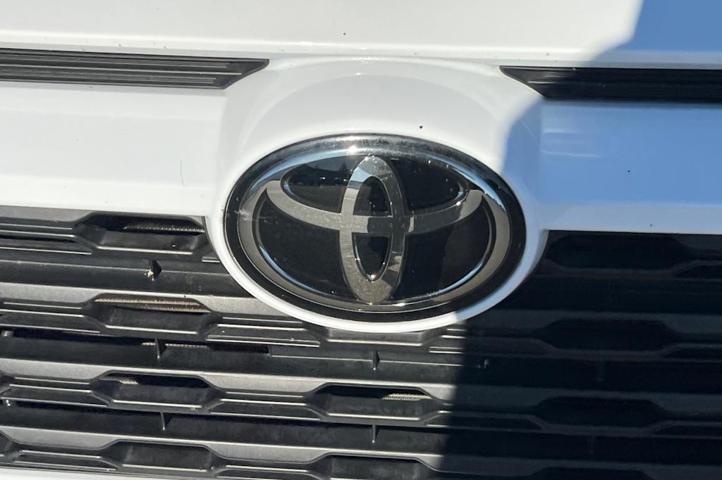 Thumbnail: 2022 Toyota RAV4 - 12