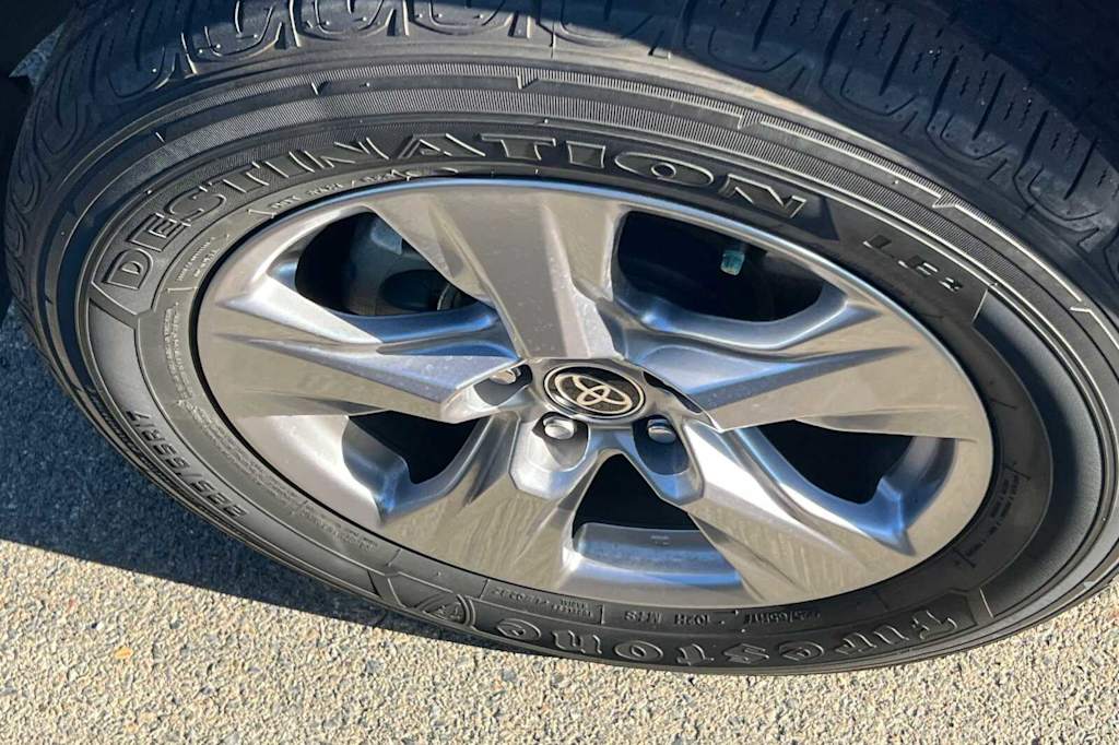Thumbnail: 2022 Toyota RAV4 - 15