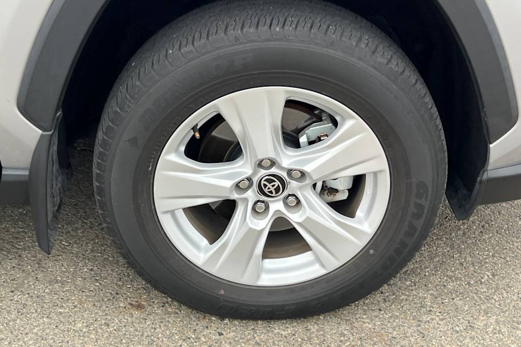 Thumbnail: 2021 Toyota RAV4 - 19