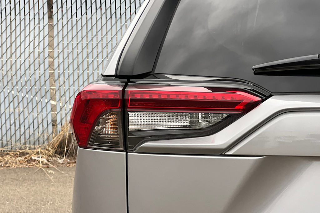 Thumbnail: 2021 Toyota RAV4 - 24