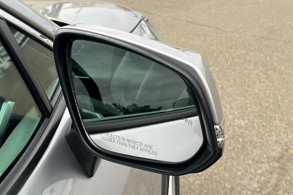 Thumbnail: 2021 Toyota RAV4 - 20