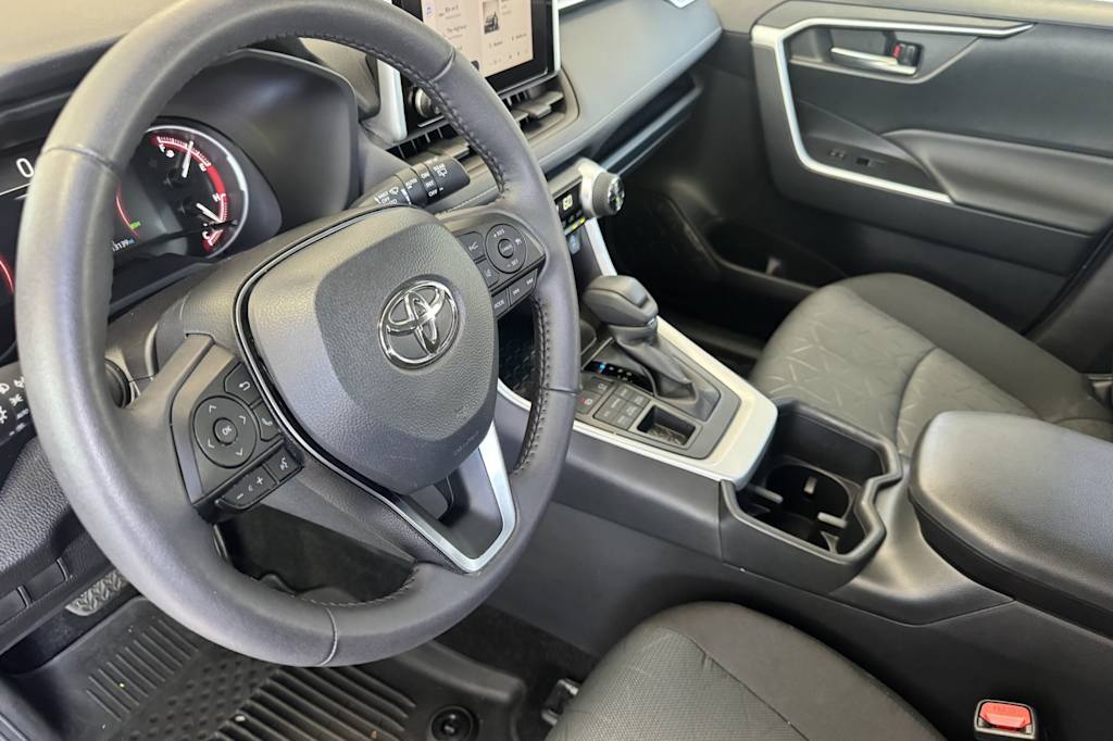 Thumbnail: 2025 Toyota RAV4 - 9