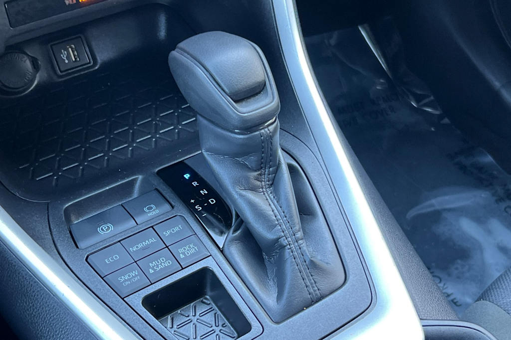 Thumbnail: 2025 Toyota RAV4 - 14