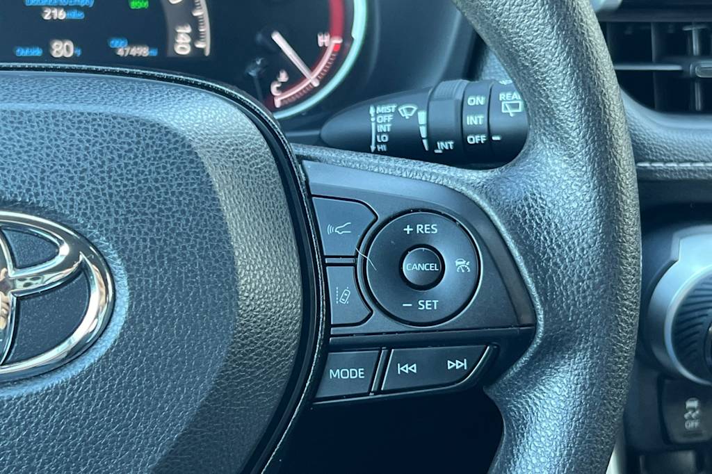 Thumbnail: 2025 Toyota RAV4 - 31