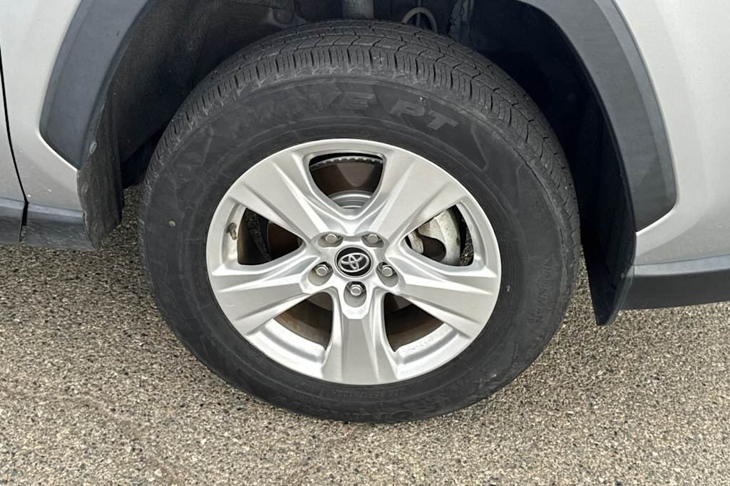 Thumbnail: 2021 Toyota RAV4 - 7