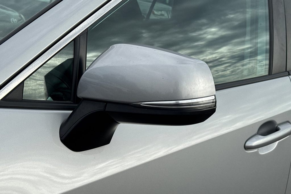 Thumbnail: 2021 Toyota RAV4 - 21