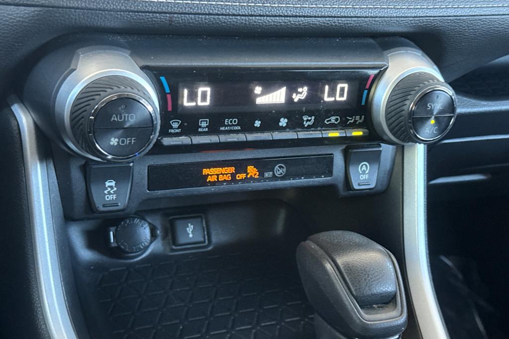 Thumbnail: 2021 Toyota RAV4 - 27