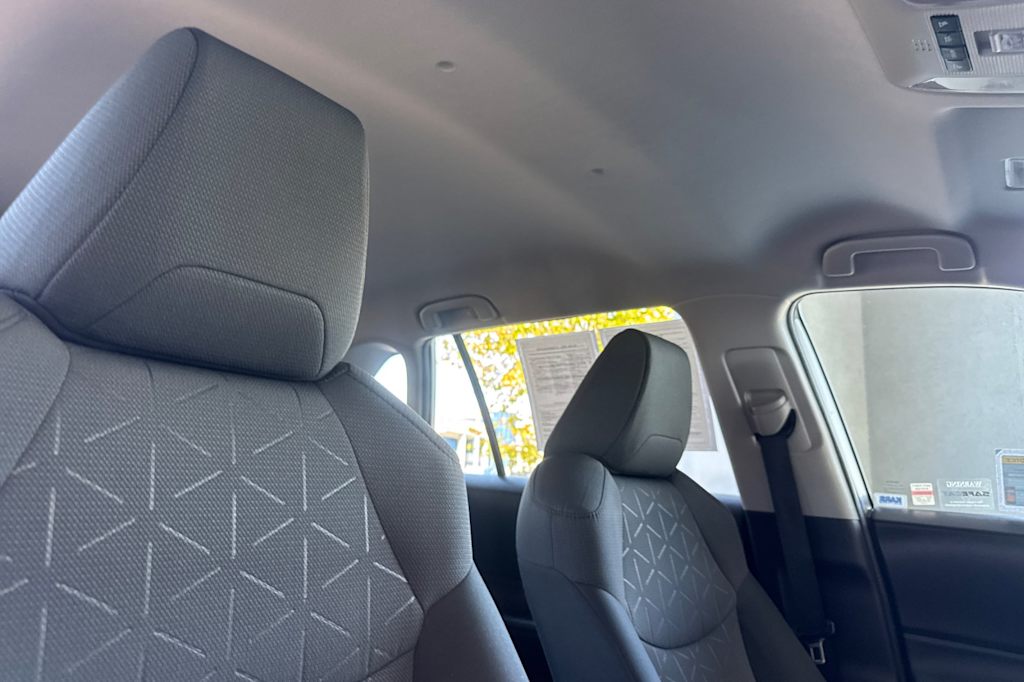 Thumbnail: 2021 Toyota RAV4 - 10