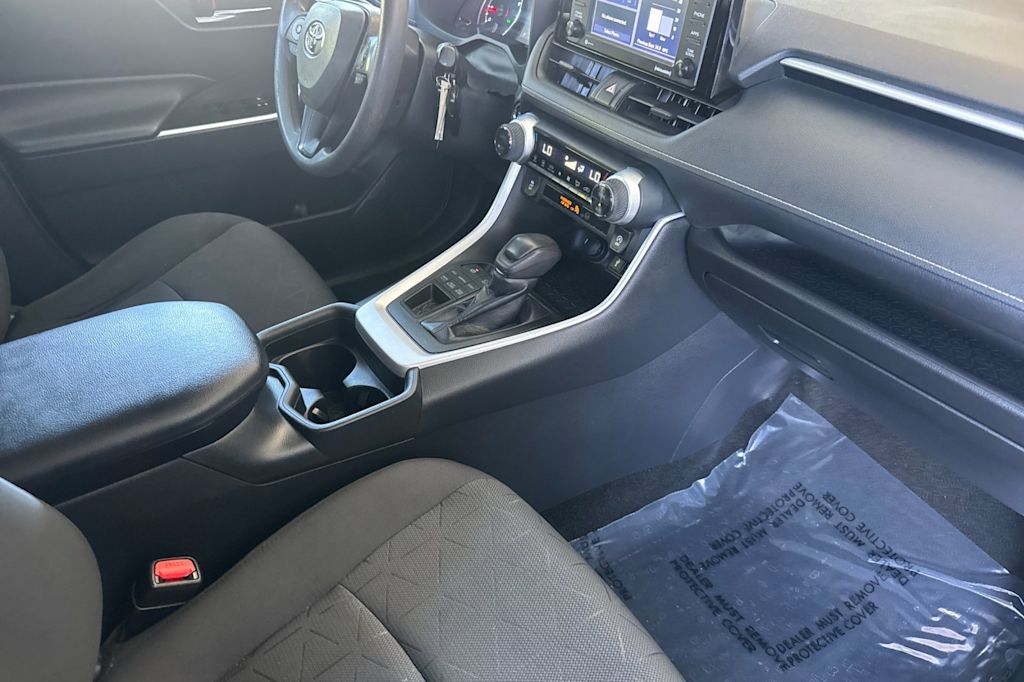 Thumbnail: 2021 Toyota RAV4 - 13