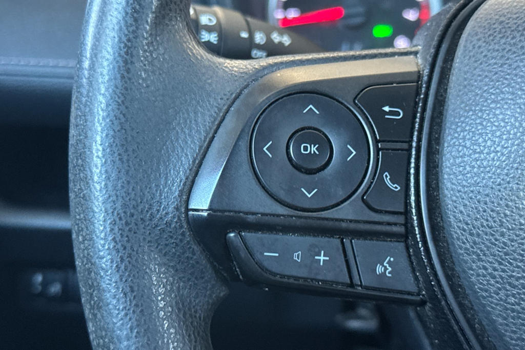 Thumbnail: 2021 Toyota RAV4 - 30