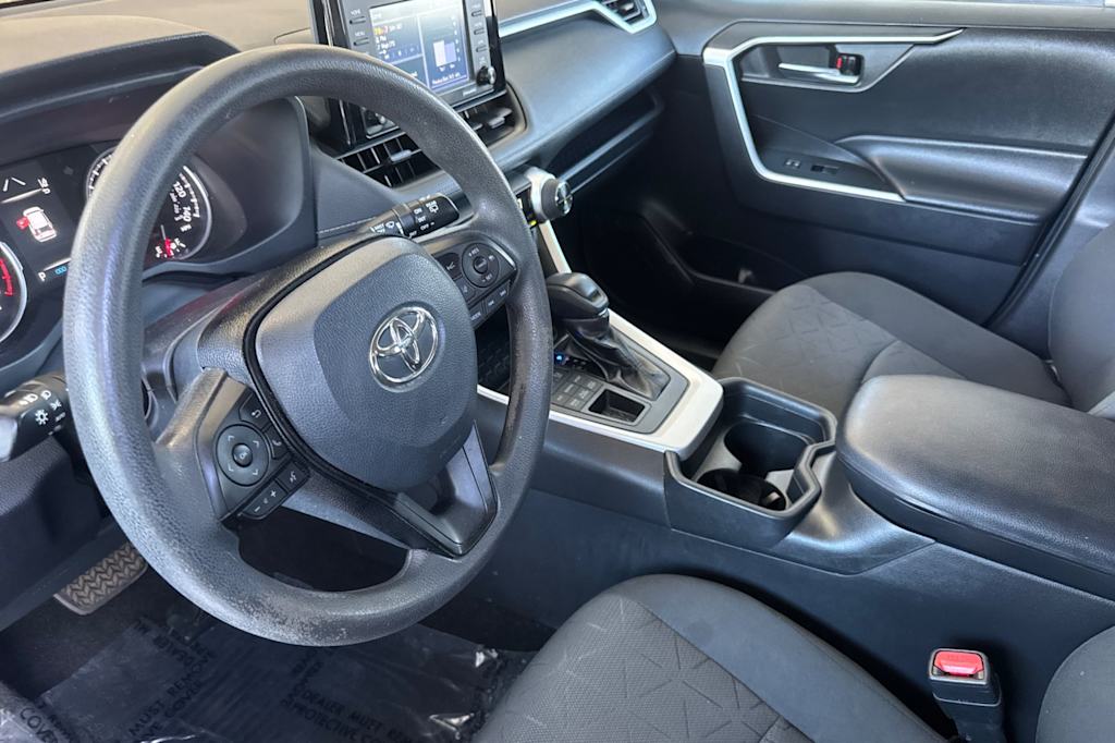 Thumbnail: 2021 Toyota RAV4 - 9