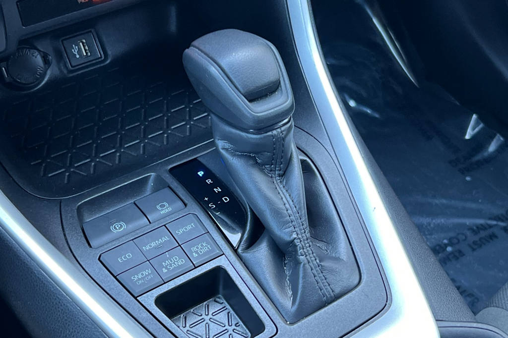 Thumbnail: 2023 Toyota RAV4 - 13