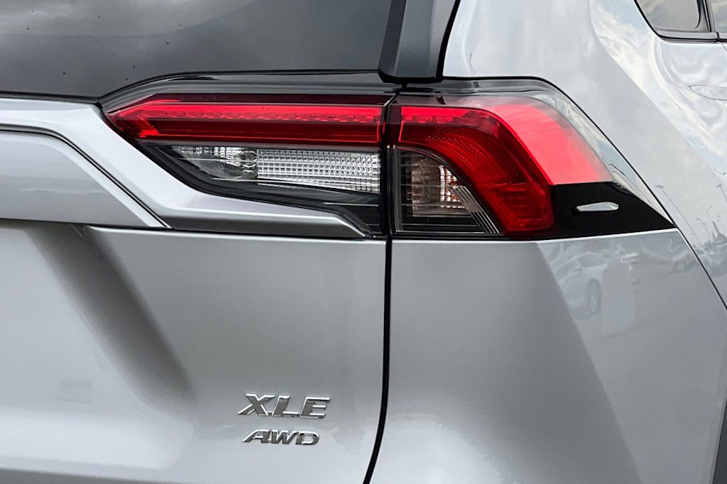 Thumbnail: 2025 Toyota RAV4 - 33