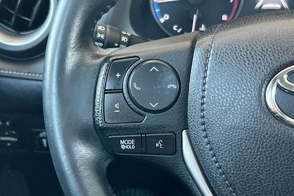 Thumbnail: 2018 Toyota RAV4 - 27