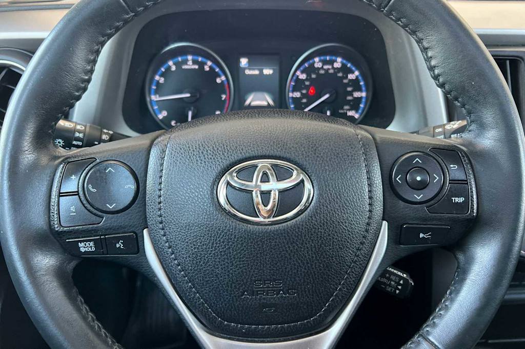 Thumbnail: 2018 Toyota RAV4 - 26