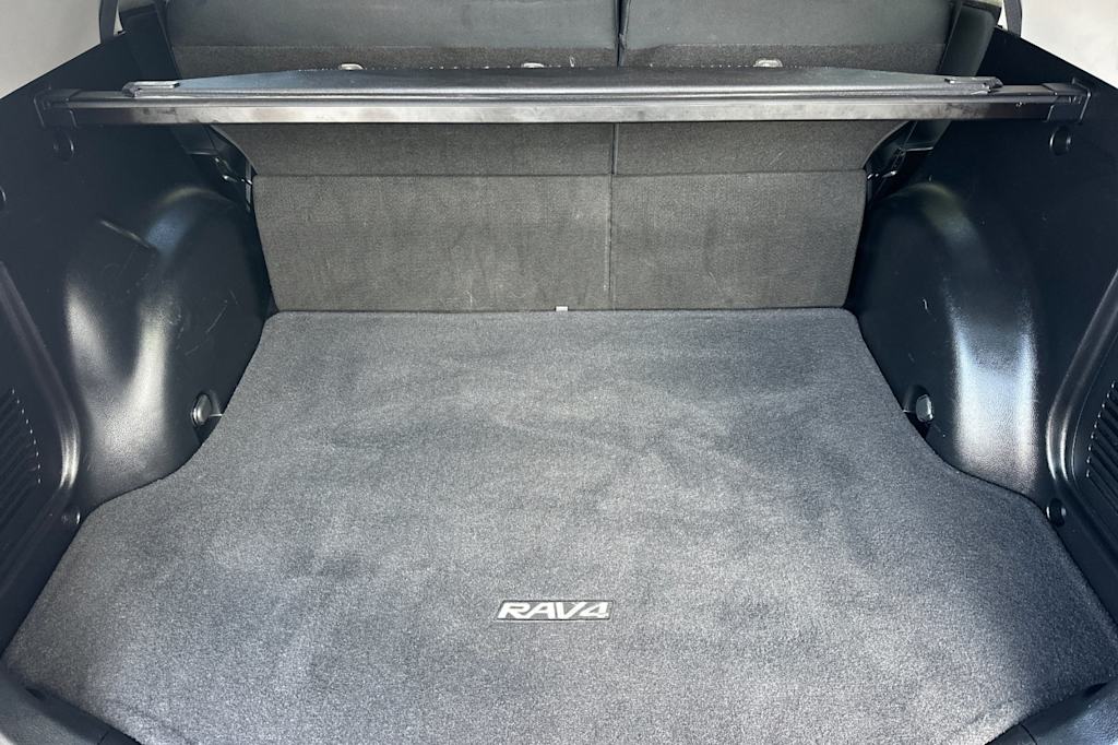 Thumbnail: 2015 Toyota RAV4 - 17