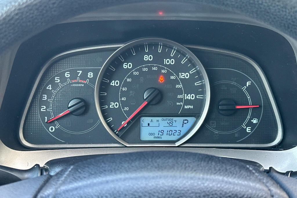 Thumbnail: 2015 Toyota RAV4 - 16