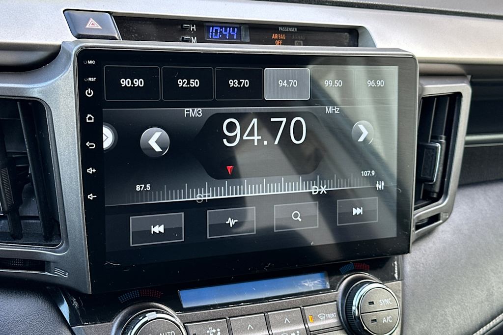 Thumbnail: 2015 Toyota RAV4 - 14