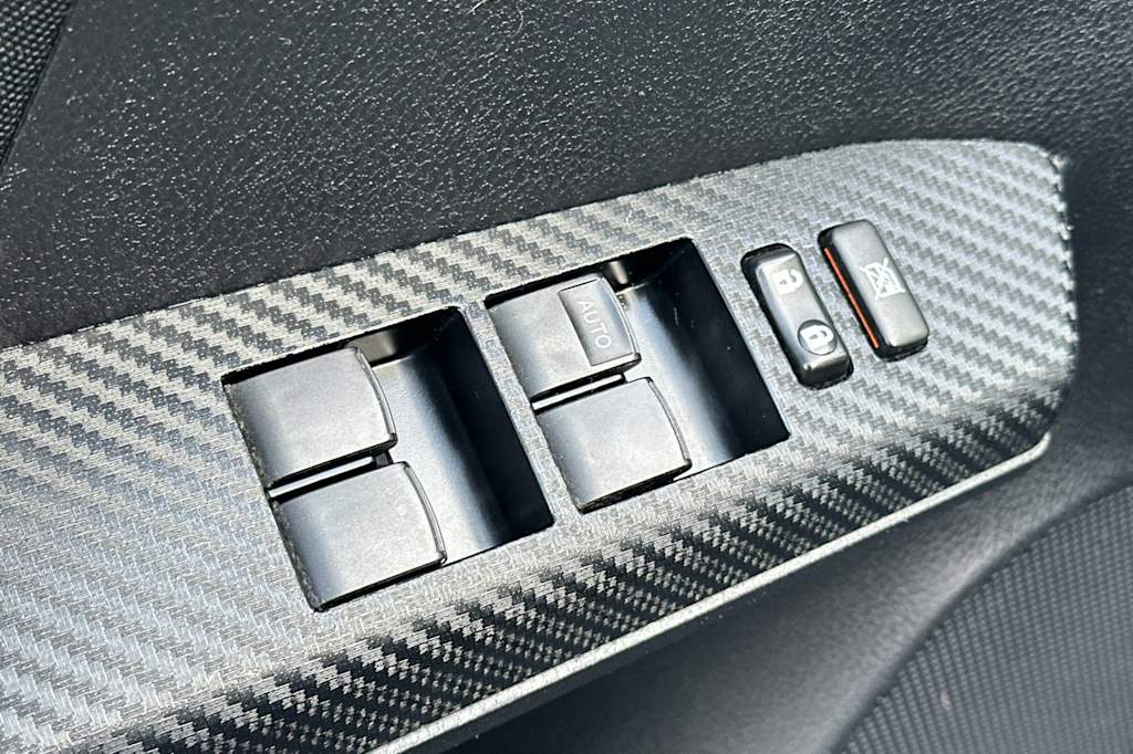 Thumbnail: 2015 Toyota RAV4 - 7