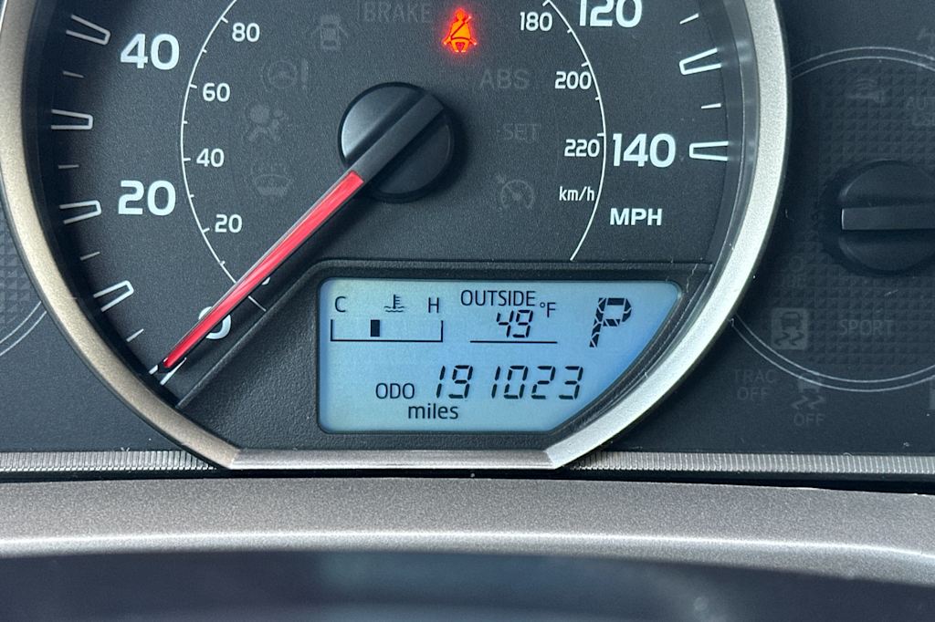 Thumbnail: 2015 Toyota RAV4 - 30