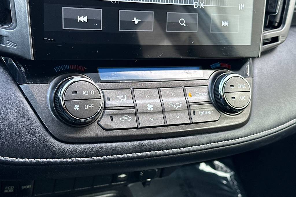 Thumbnail: 2015 Toyota RAV4 - 26