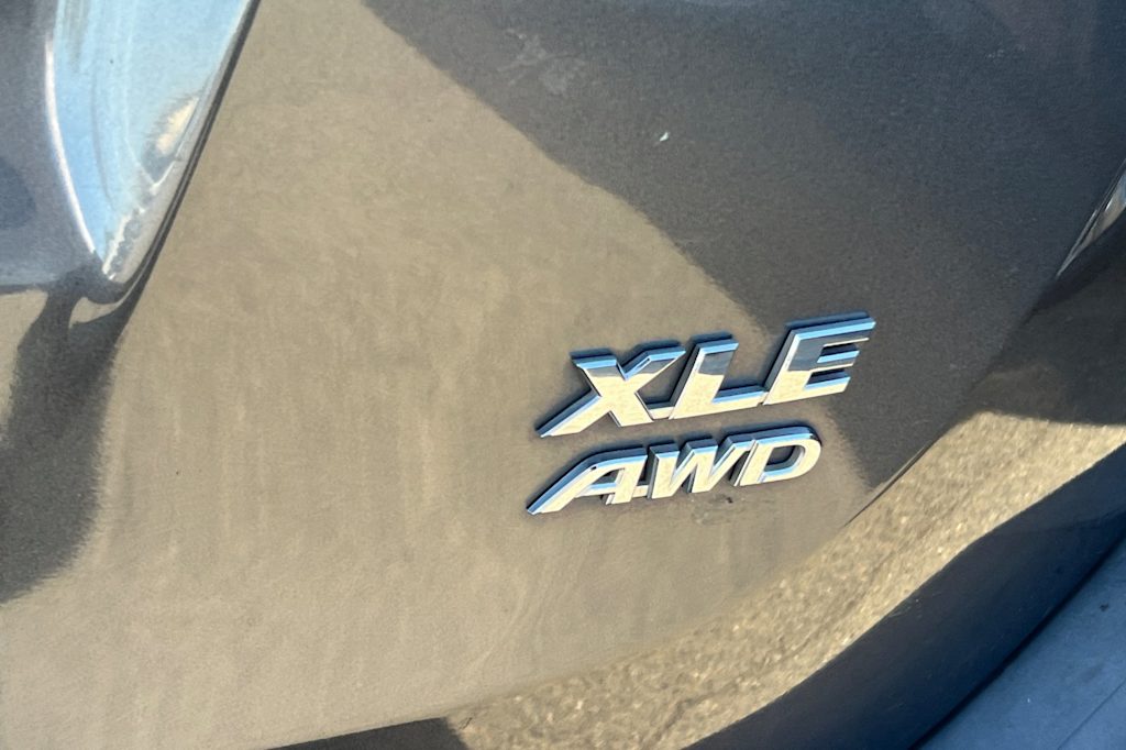 Thumbnail: 2015 Toyota RAV4 - 22