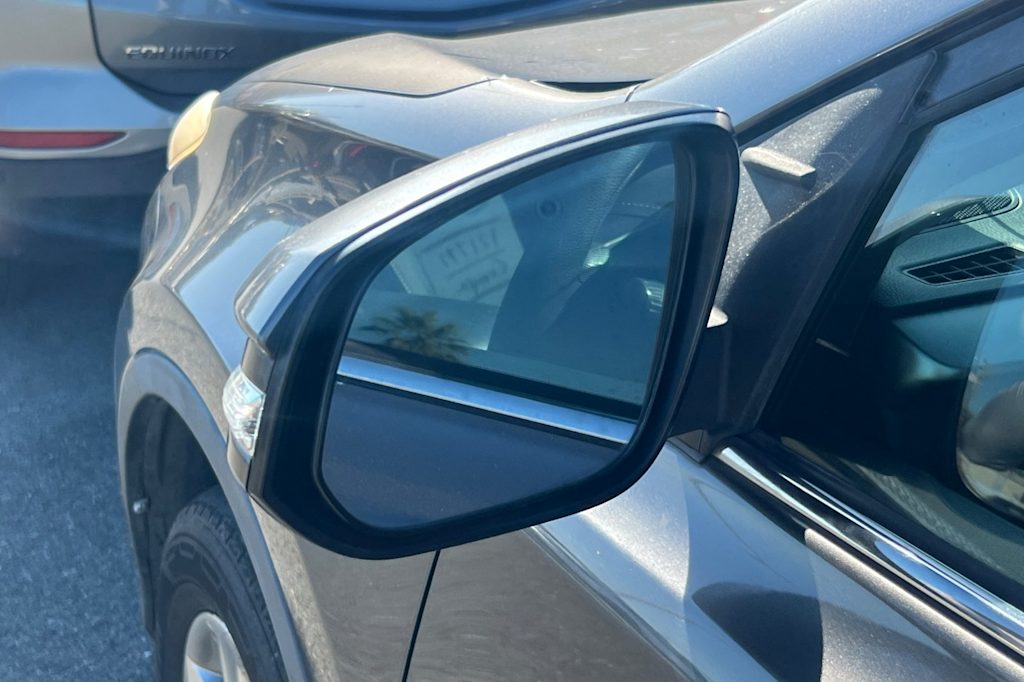 Thumbnail: 2015 Toyota RAV4 - 11