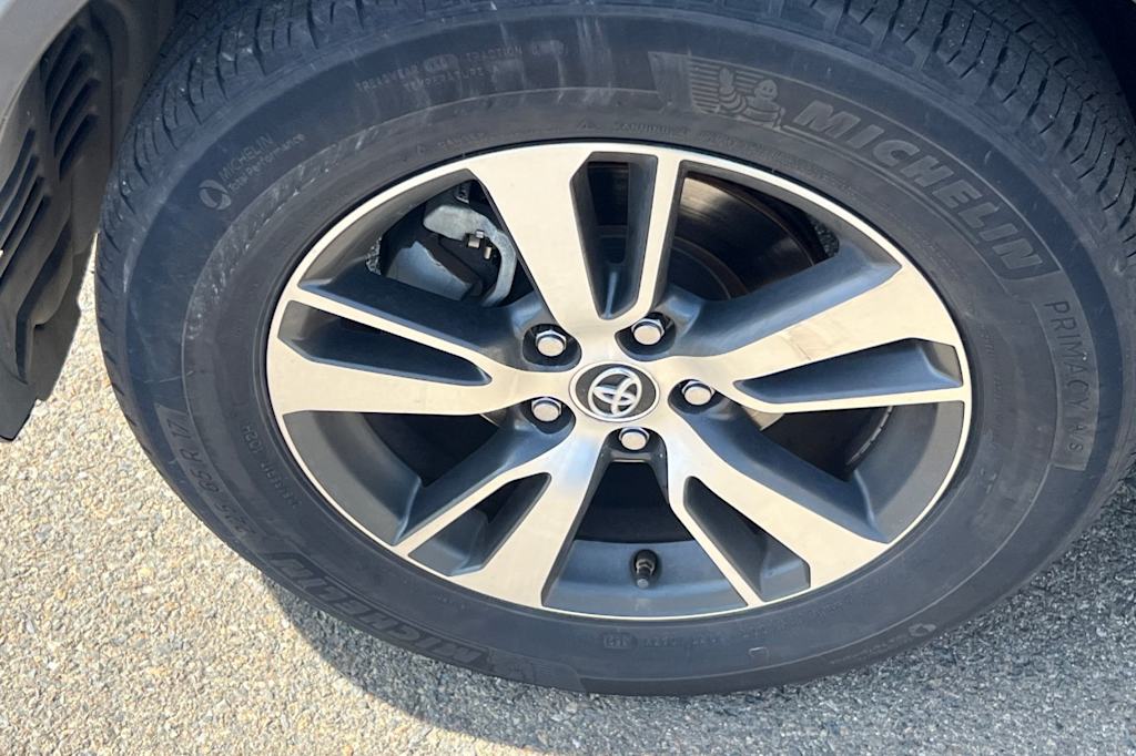 Thumbnail: 2018 Toyota RAV4 - 6